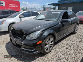 2013 Mercedes-Benz C 300 Sport z VIN WDDGF8AB2DA874626, wystawiony jako Copart lot #58544845 z przebiegiem Nie podano mil oraz Szkoda całkowita • Salvage title. Historia ofert i sprzedaży dostępna na DreamBid. Obrazek 1.