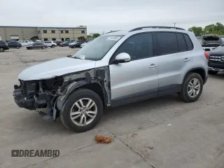 2017 Volkswagen Tiguan S z VIN WVGAV7AX5HK001697, wystawiony jako Copart lot #51613085 z przebiegiem 116 589 mil mil oraz Szkody całkowita. Historia ofert i sprzedaży dostępna na DreamBid. Obrazek 1.