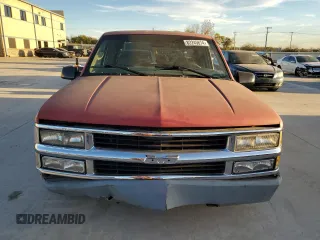 1998 Chevrolet Silverado 1500 with VIN 2GCEC19M8W1262449, listed as a Copart auction lot 82245674 with 167,928 mi miles and Salvage Title. Bid and sale history available at DreamBid. Image 5.