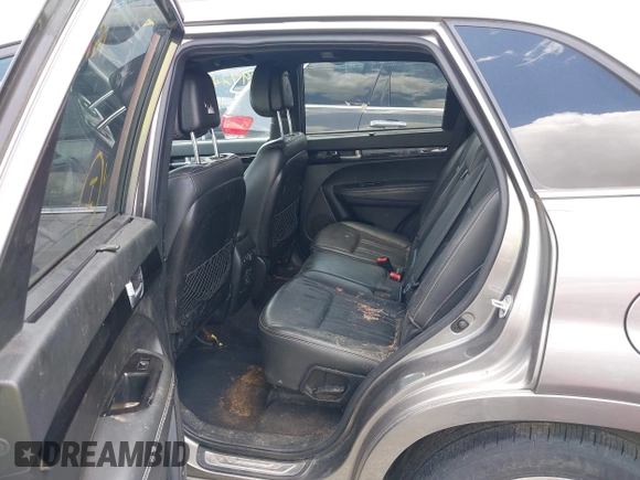 2014 Kia Sorento SX z VIN 5XYKWDA74EG538342, wystawiony jako IAAI lot #41972438 z przebiegiem 157 910 mil mil oraz . Historia ofert i sprzedaży dostępna na DreamBid. Obrazek 8.