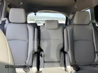 2023 Honda Odyssey Touring z VIN 5FNRL6H89PB052833, wystawiony jako Copart lot #53549185 z przebiegiem 49 471 mil mil oraz Szkoda całkowita • Salvage title. Historia ofert i sprzedaży dostępna na DreamBid. Obrazek 10.
