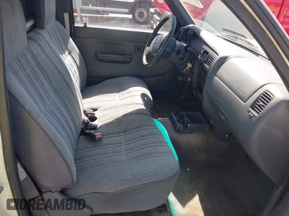 1998 Toyota Tacoma with VIN 4TANL42N2WZ022014, listed as a IAAI auction lot 41721566 with 175,566 mi miles. Bid and sale history available at carsss.com. Image 5.