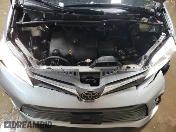 2018 Toyota Sienna XLE z VIN 5TDDZ3DC1JS197031, wystawiony jako Copart lot #44201715 z przebiegiem 180 475 mil mil oraz Szkoda całkowita • Salvage title. Historia ofert i sprzedaży dostępna na DreamBid. Obrazek 14.