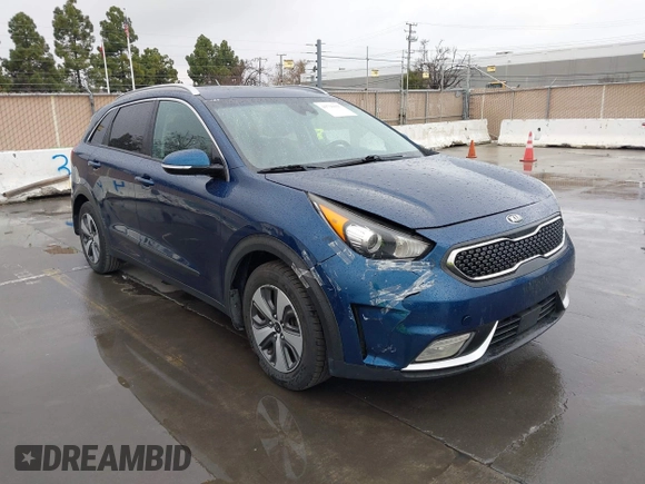 2017 Kia Niro Touring Launch Edition with VIN KNDCC3LC2H5048657, listed as a IAAI auction lot 41736127 with 190,828 mi miles. Bid and sale history available at carsss.com. Image 6.