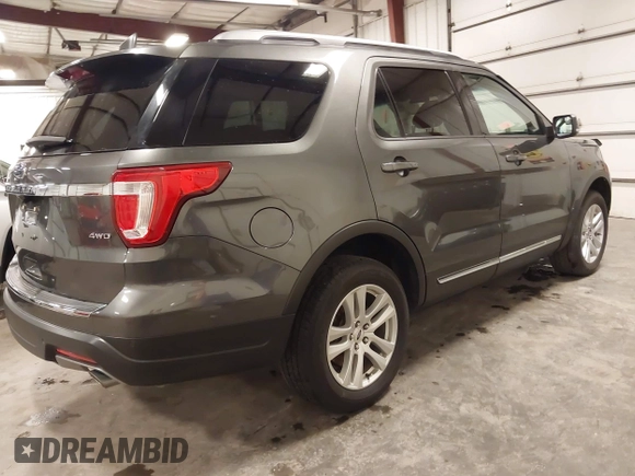 2018 Ford Explorer XLT z VIN 1FM5K8D83JGB43172, wystawiony jako IAAI lot #42337827 z przebiegiem 113 730 mil mil oraz . Historia ofert i sprzedaży dostępna na DreamBid. Obrazek 4.