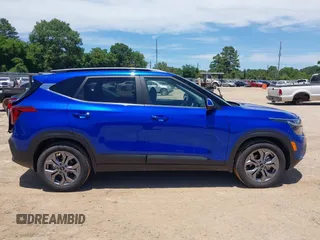 2024 Kia Seltos S z VIN KNDEU2AA4R7654467, wystawiony jako IAAI lot #42312105 z przebiegiem 1 599 mil mil oraz . Historia ofert i sprzedaży dostępna na DreamBid. Obrazek 13.