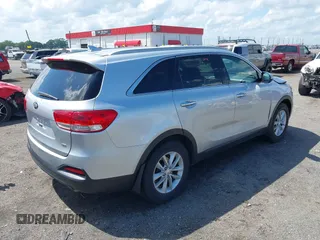 2017 Kia Sorento LX with VIN 5XYPG4A37HG243532, listed as a IAAI auction lot 42088741 with 171,350 mi miles. Bid and sale history available at carsss.com. Image 4.
