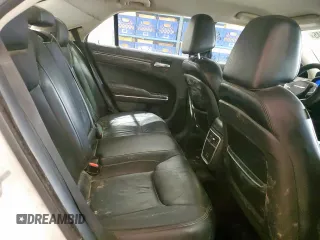 2015 Chrysler 300 Limited z VIN 2C3CCAAG8FH875874, wystawiony jako Copart lot #58258245 z przebiegiem 166 102 mil mil oraz Szkoda całkowita • Salvage title. Historia ofert i sprzedaży dostępna na DreamBid. Obrazek 10.
