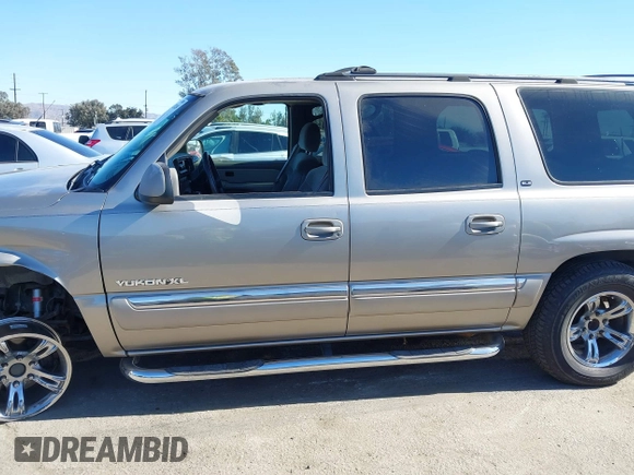 2000 GMC Yukon XL SLT with VIN 3GKFK16T8YG205654, listed as a IAAI auction lot 41403249 with 129,815 mi miles. Bid and sale history available at carsss.com. Image 13.