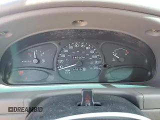 1998 Ford Escort SE z VIN 3FAFP15P5WR223201, wystawiony jako Copart lot #52933755 z przebiegiem 147 270 mil mil oraz Szkody całkowita. Historia ofert i sprzedaży dostępna na DreamBid. Obrazek 9.