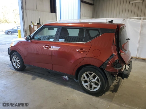 2022 Kia Soul LX with VIN KNDJ23AU0N7827822, listed as a Copart auction lot 89010055 with 33,072 mi miles and Salvage Title. Bid and sale history available at carsss.com. Image 2.