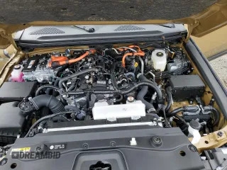 2024 Toyota Land Cruiser z VIN JTEABFAJ8RK010961, wystawiony jako Copart lot #45733885 z przebiegiem 3 013 mil mil oraz Szkoda całkowita • Salvage title. Historia ofert i sprzedaży dostępna na DreamBid. Obrazek 12.