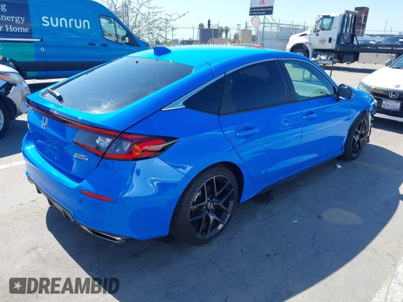 2024 Honda Civic Sport Touring z VIN 19XFL1G85RE026665, wystawiony jako IAAI lot #41735645 z przebiegiem 5025 mil mil oraz . Historia ofert i sprzedaży dostępna na DreamBid. Obrazek 4.