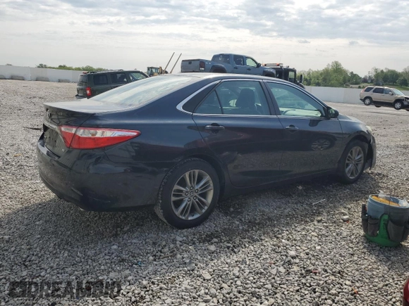 2015 Toyota Camry XLE with VIN 4T1BF1FK5FU072301, listed as a Copart auction lot 55166335 with 180,402 mi miles and Clean Title. Bid and sale history available at carsss.com. Image 3.
