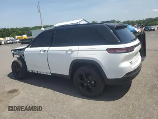 2022 Jeep Grand Cherokee Laredo with VIN 1C4RJHAG9N8572532, listed as a Copart auction lot 61242175 with 45,363 mi miles and Salvage title. Bid and sale history available at DreamBid. Image 2.