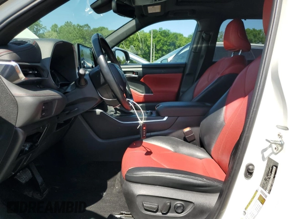 2021 Toyota Highlander XSE with VIN 5TDLZRBH3MS141044, listed as a Copart auction lot 61994305 with 110,099 mi miles and Salvage title. Bid and sale history available at DreamBid. Image 7.