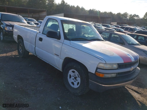 2000 Chevrolet Silverado 1500 with VIN 1GCEC14V3YE295652, listed as a IAAI auction lot 41270896 with 315,276 mi miles. Bid and sale history available at carsss.com. Image 1.