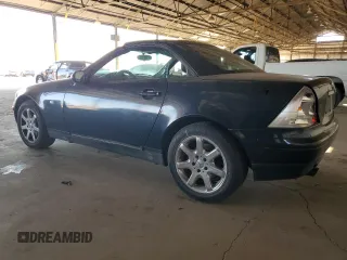 1998 Mercedes-Benz SLK 230/320 z VIN WDBKK47F5WF041183, wystawiony jako Copart lot #50688135 z przebiegiem 138 392 mil mil oraz Szkoda całkowita • Salvage title. Historia ofert i sprzedaży dostępna na DreamBid. Obrazek 2.