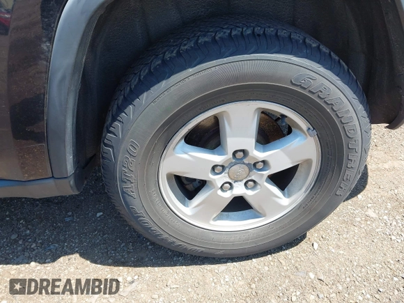 2011 Jeep Grand Cherokee Laredo with VIN 1J4RR4GGXBC546727, listed as a IAAI auction lot 42232520 with 268,616 mi miles and . Bid and sale history available at DreamBid. Image 12.