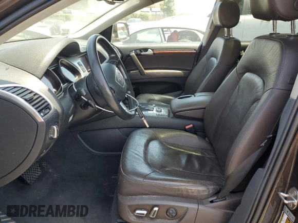 2013 Audi Q7 Premium Plus z VIN WA1LMAFEXDD013454, wystawiony jako Copart lot #61306685 z przebiegiem 171 387 mil mil oraz Czysty tytuł • Clean title. Historia ofert i sprzedaży dostępna na DreamBid. Obrazek 7.