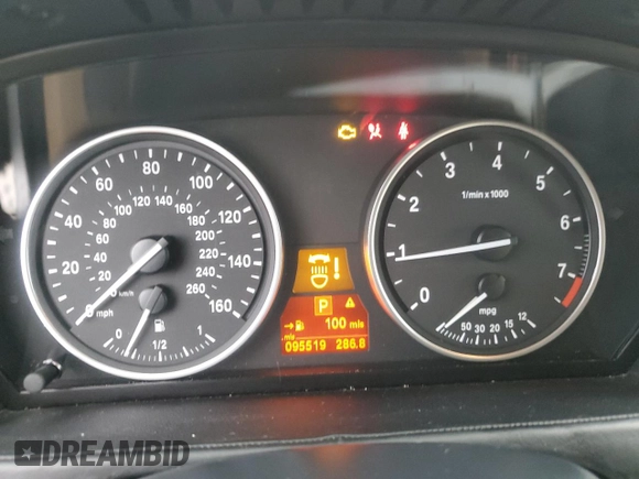 2013 BMW X5 xDrive35i z VIN 5UXZV4C54D0E10167, wystawiony jako Copart lot #86497414 z przebiegiem 95 519 mil mil oraz Szkody całkowita. Historia ofert i sprzedaży dostępna na DreamBid. Obrazek 9.