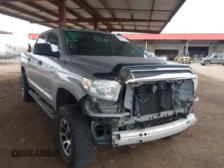 2016 Toyota Tundra 4WD Truck SR5 with VIN 5TFDW5F11GX566571, listed as a IAAI auction lot 41789354 with 122,493 mi miles. Bid and sale history available at carsss.com. Image 1.