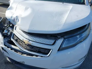 2013 Chevrolet Volt with VIN 1G1RH6E43DU101216, listed as a IAAI auction lot 41911200 with 196,960 mi miles and . Bid and sale history available at carsss.com. Image 6.