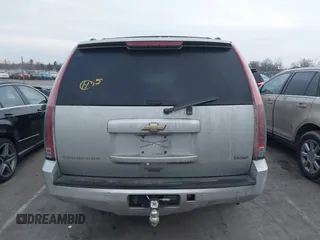 2011 Chevrolet Suburban LS with VIN 1GNSCHE07BR241468, listed as a IAAI auction lot 41376362 with 277,907 mi miles. Bid and sale history available at carsss.com. Image 16.