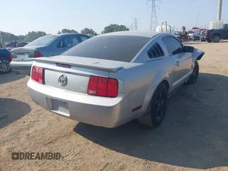 2007 Ford Mustang Deluxe with VIN 1ZVFT80N275312486, listed as a IAAI auction lot 42441764 with 172,095 mi miles and . Bid and sale history available at DreamBid. Image 4.