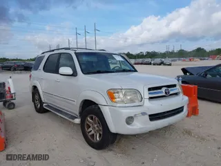 2006 Toyota Sequoia Limited with VIN 5TDBT48A86S270247, listed as a IAAI auction lot 41599079 with 317,733 mi miles. Bid and sale history available at carsss.com. Image 1.