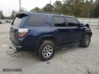 2020 Toyota 4Runner SR5 with VIN JTEBU5JR9L5833287, listed as a Copart auction lot 42039295 with 0 mi miles and Salvage Title. Bid and sale history available at carsss.com. Image 3.