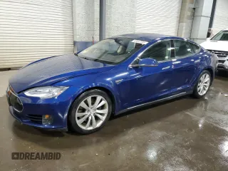 2015 Tesla Model S 85D with VIN 5YJSA1S25FF082652, listed as a Copart auction lot 49647085 with 105,823 mi miles and Salvage Title. Bid and sale history available at carsss.com. Image 1.
