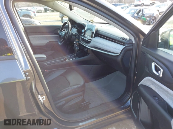 2022 Jeep Compass Latitude with VIN 3C4NJDBB7NT123913, listed as a IAAI auction lot 41431372 with 37,006 mi miles and . Bid and sale history available at DreamBid. Image 5.