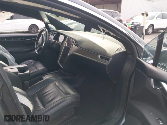 2016 Tesla Model X 70D with VIN 5YJXCAE27GF015175, listed as a IAAI auction lot 41074929 with 115,130 mi miles. Bid and sale history available at carsss.com. Image 5.