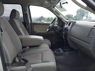 2006 Dodge Dakota SLT with VIN 1D7HE48N26S698223, listed as a IAAI auction lot 42586220 with 100,548 mi miles and . Bid and sale history available at DreamBid. Image 5.
