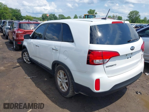 2014 Kia Sorento LX with VIN 5XYKT3A69EG539397, listed as a IAAI auction lot 39879930 with 1 mi miles. Bid and sale history available at carsss.com. Image 3.