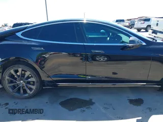 2018 Tesla Model S 75D with VIN 5YJSA1E22JF289195, listed as a IAAI auction lot 41825949 with 49,217 mi miles and . Bid and sale history available at DreamBid. Image 13.