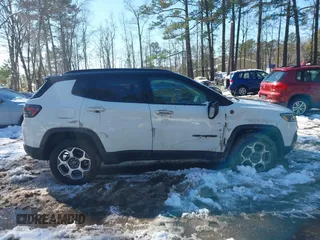2022 Jeep Compass Trailhawk z VIN 3C4NJDDB6NT172792, wystawiony jako IAAI lot #41615557 z przebiegiem 12 191 mil mil oraz . Historia ofert i sprzedaży dostępna na DreamBid. Obrazek 13.