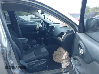 2015 Jeep Cherokee Sport с VIN 1C4PJLABXFW637626, выставлен на аукционе IAAI как лот 42448470 с пробегом 177 567 миль миль и . История ставок и продаж доступна на DreamBid. Изображение 5.