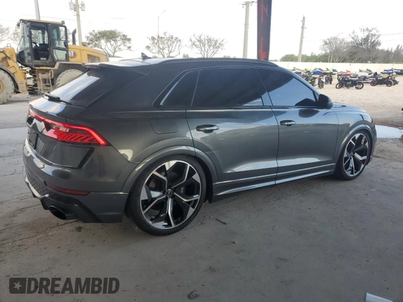 2023 Audi RS Q8 z VIN WU1ARBF19PD039360, wystawiony jako Copart lot #47538615 z przebiegiem 8 961 mil mil oraz Szkoda całkowita • Salvage title. Historia ofert i sprzedaży dostępna na DreamBid. Obrazek 3.