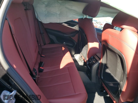 2025 BMW X4 xDrive30i z VIN 5UX33DT02S9X64212, wystawiony jako Copart lot #83121124 z przebiegiem Nie podano mil oraz Szkoda całkowita • Salvage title. Historia ofert i sprzedaży dostępna na DreamBid. Obrazek 12.