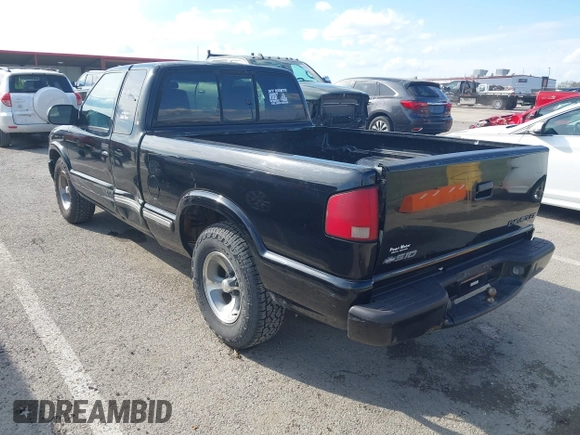 2001 Chevrolet S-10 LS with VIN 1GCCS19W818150784, listed as a IAAI auction lot 41864042 with 103,561 mi miles and . Bid and sale history available at DreamBid. Image 3.
