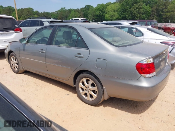 2005 Toyota Camry LE with VIN 4T1BF30K75U618325, listed as a IAAI auction lot 42152020 with 245,183 mi miles and . Bid and sale history available at DreamBid. Image 3.
