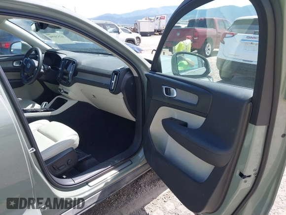 2023 Volvo XC40 Plus Bright Theme with VIN YV4L12UNXP2930656, listed as a IAAI auction lot 42524396 with 58,185 mi miles and . Bid and sale history available at DreamBid. Image 5.