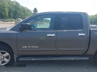 2006 Nissan Titan LE z VIN 1N6AA07B76N512436, wystawiony jako IAAI lot #42447569 z przebiegiem 152 215 mil mil oraz . Historia ofert i sprzedaży dostępna na DreamBid. Obrazek 14.