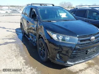 2019 Toyota Highlander SE with VIN 5TDJZRFH1KS970824, listed as a IAAI auction lot 41658366 with 156,543 mi miles. Bid and sale history available at carsss.com. Image 1.