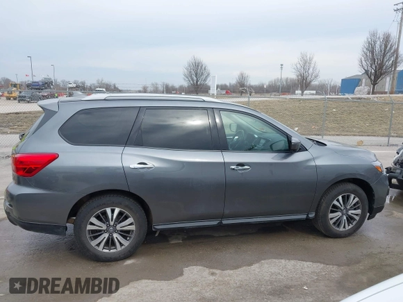 2019 Nissan Pathfinder S z VIN 5N1DR2MM7KC593207, wystawiony jako IAAI lot #41639401 z przebiegiem 71 494 mil mil oraz . Historia ofert i sprzedaży dostępna na DreamBid. Obrazek 13.