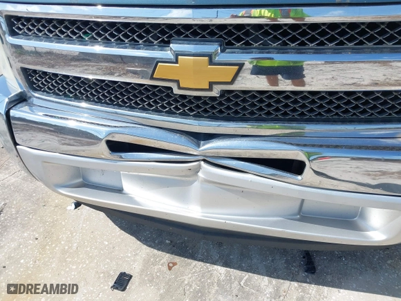 2013 Chevrolet Silverado 1500 LT with VIN 1GCRCSE08DZ117684, listed as a IAAI auction lot 41940484 with 192,374 mi miles. Bid and sale history available at carsss.com. Image 6.