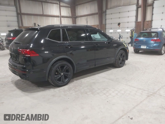 2024 Volkswagen Tiguan SE R-Line Black with VIN 3VV8B7AX8RM103700, listed as a IAAI auction lot 41991238 with 5,084 mi miles and . Bid and sale history available at DreamBid. Image 4.