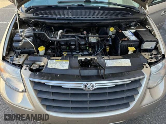2005 Chrysler Town & Country LX with VIN 2C8GP44R15R541631, listed as a Copart auction lot 84458154 with 149,439 mi miles and Clean Title. Bid and sale history available at carsss.com. Image 7.